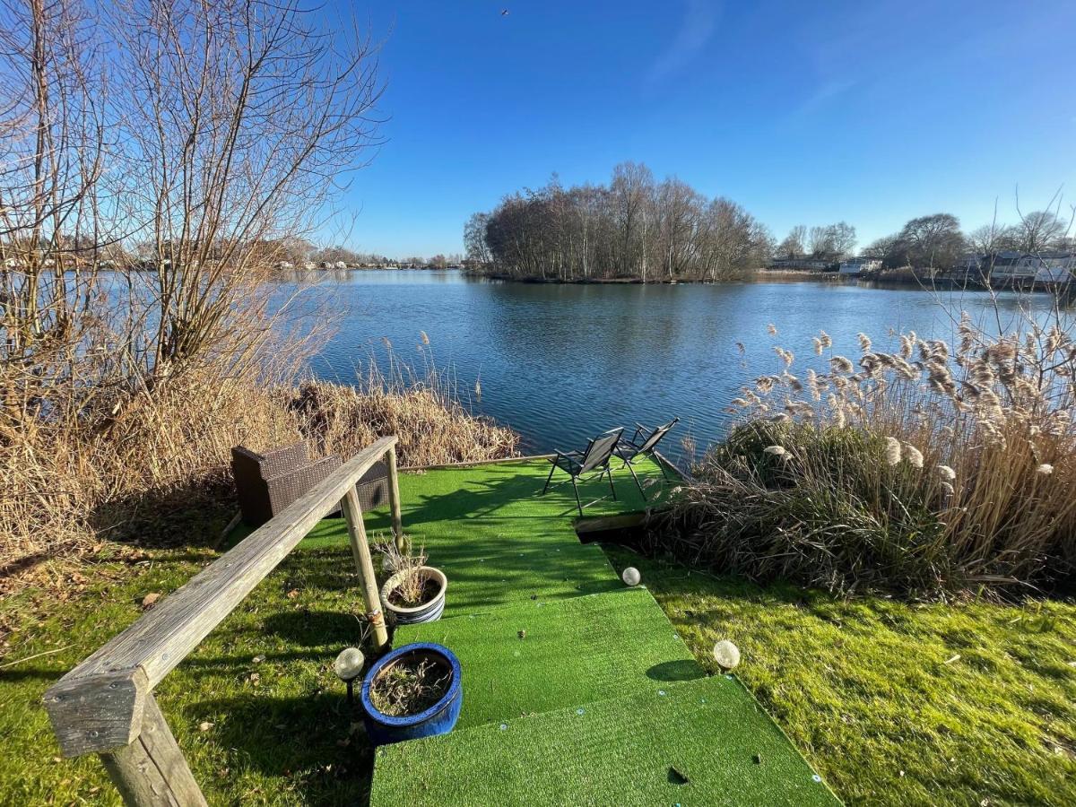 Lakeside Retreat 2 With Hot Tub, Private Fishing Peg Situated At Tattershall Lakes Country Park エクステリア 写真